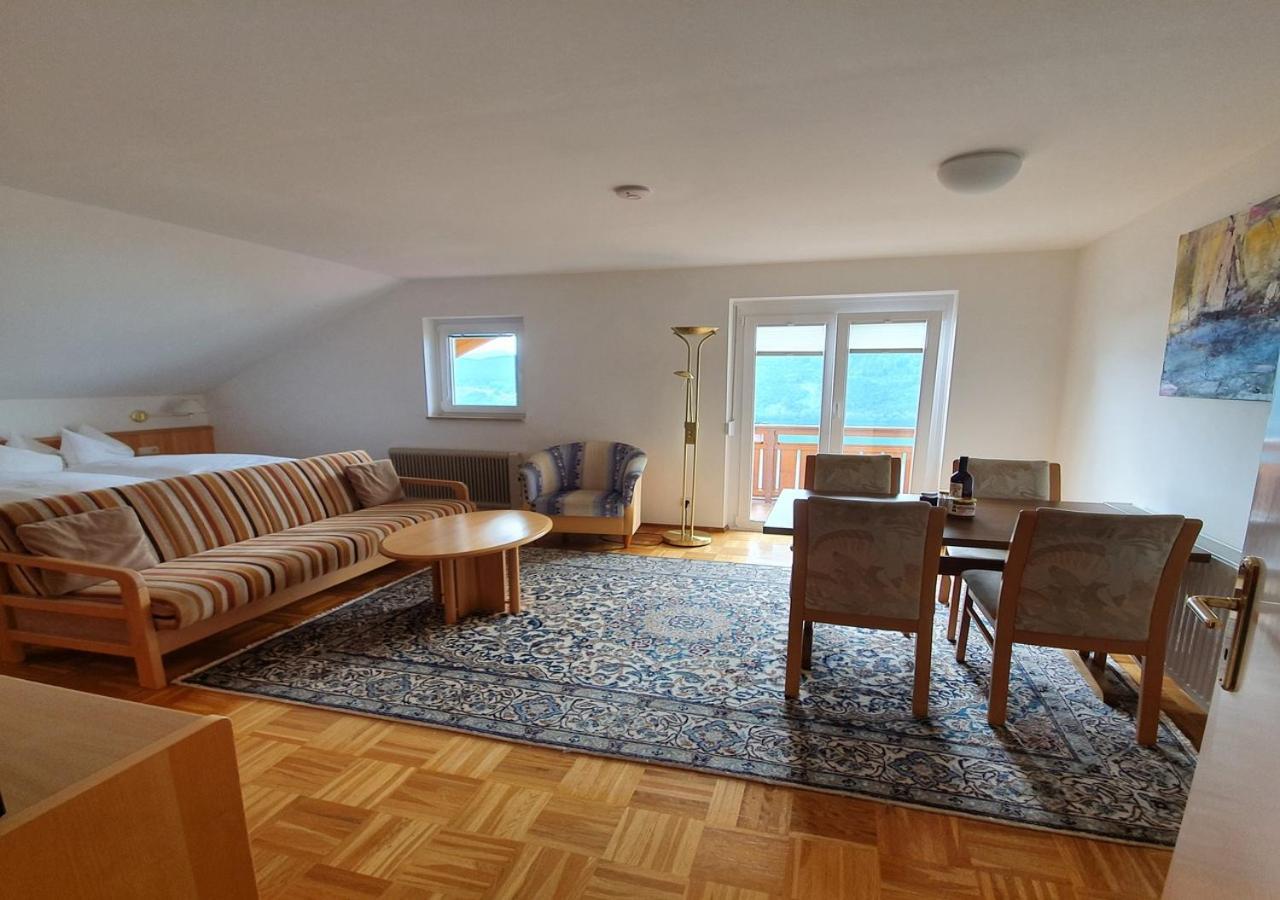 Appartamento Haus Kraller-Urlaub Mit Seeblick Millstatt Esterno foto